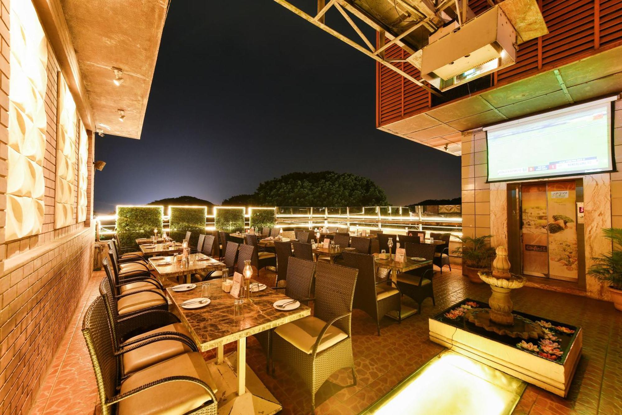 Hotel Roopa Mysore Buitenkant foto